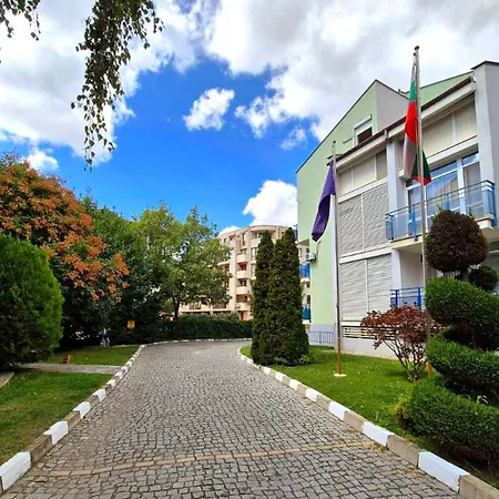 Elit1 Forrent Slăntjev Brjag